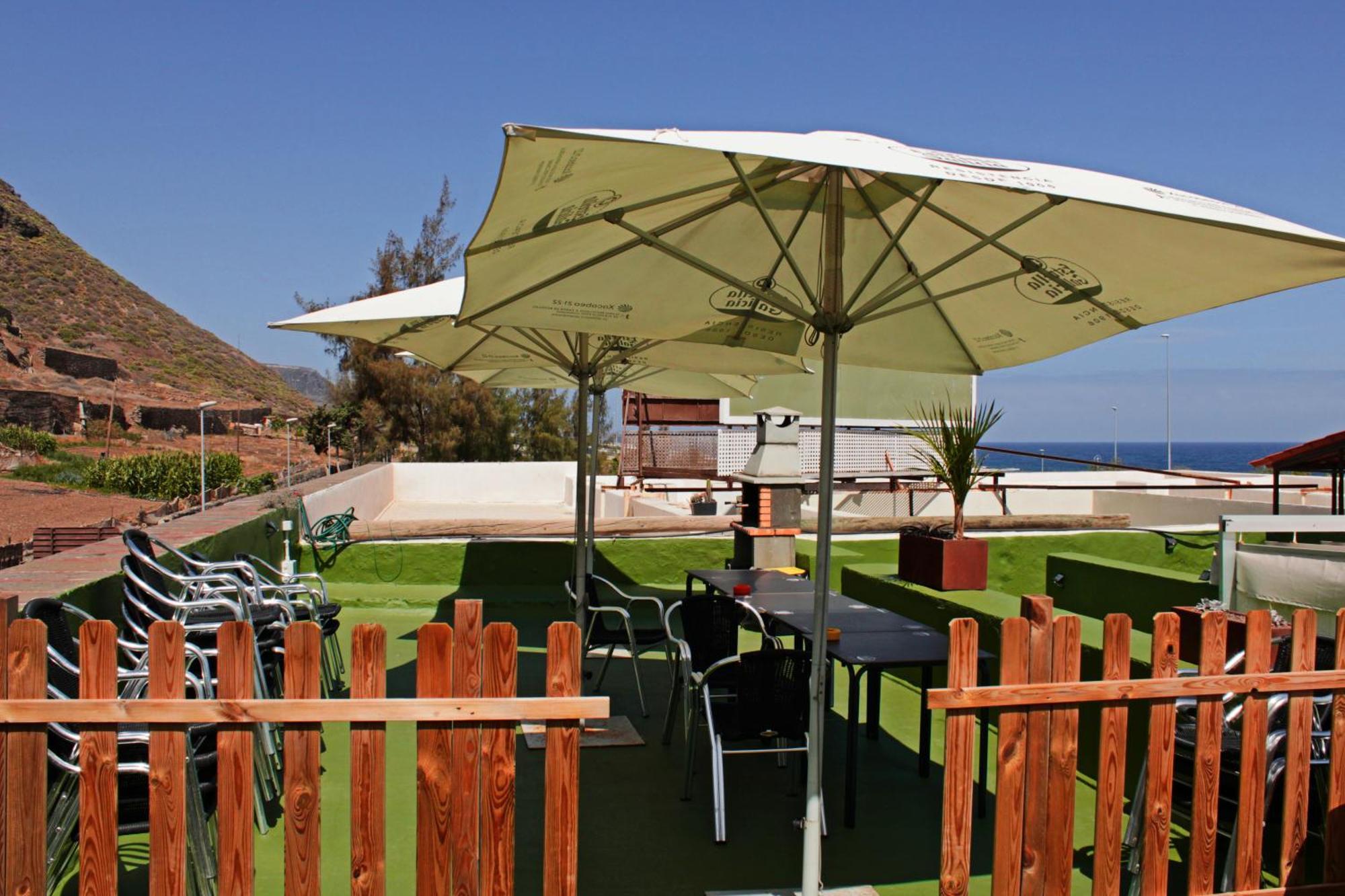 Atlantis Surf Hostel Moya  Exterior photo